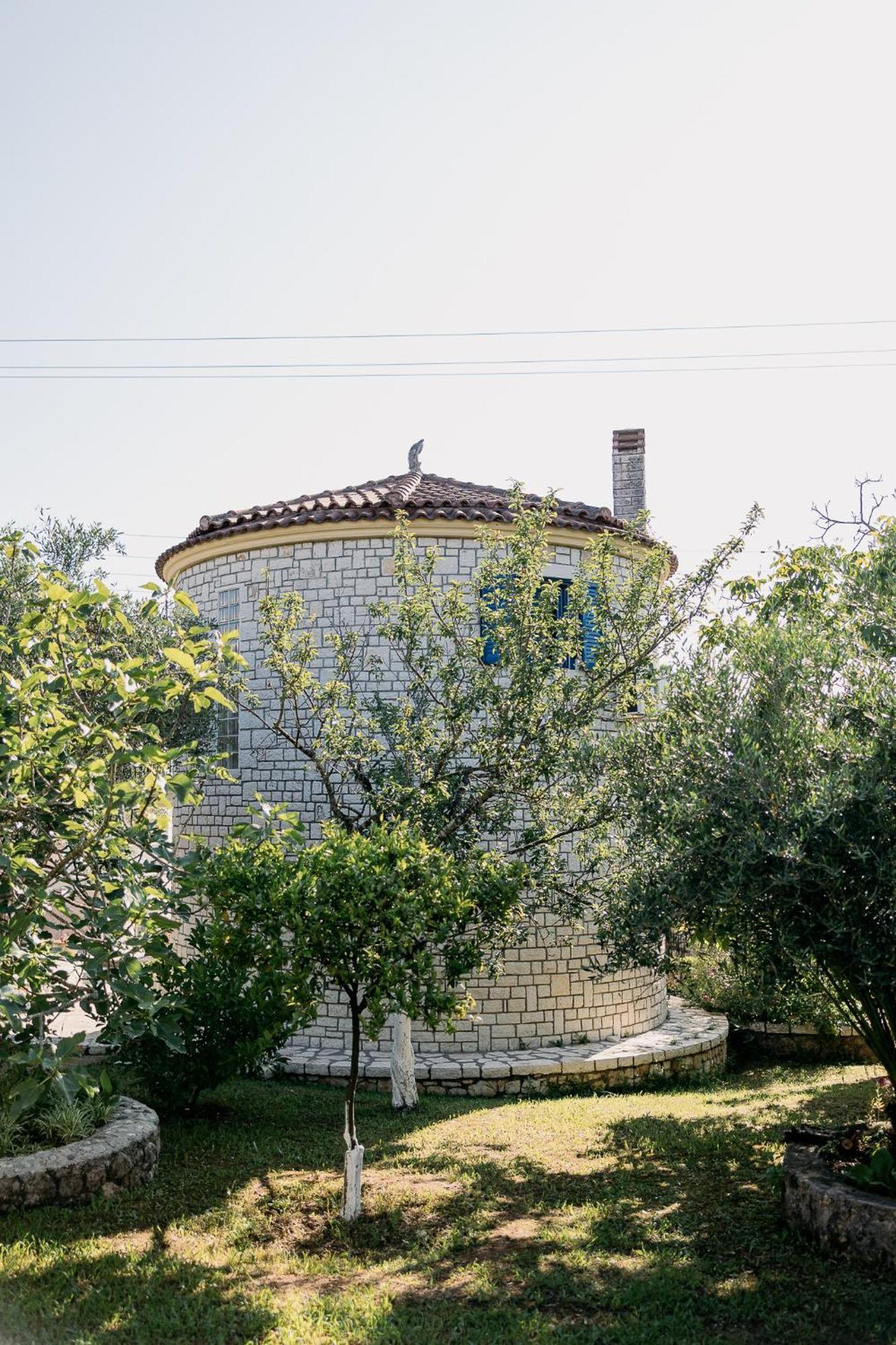 Mathraki Resort Гувия Екстериор снимка